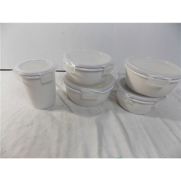 5 Glass sealtite storage containers