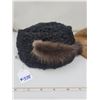 Image 2 : Mouton hat with fur trim and fox collar