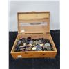 Image 3 : Cedar box of vintage buttons