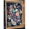 Image 4 : Cedar box of vintage buttons