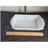 Image 2 : Vintage pyrex Fire King “Primrose” loaf dish