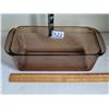 Image 2 : Amber brown Pyrex loaf pan.