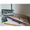 Image 1 : Titanic 3D puzzle & paperback novel by Walter Lord