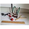 Image 1 : Collection of slingshots.