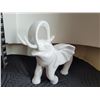 Image 3 : White ceramic & grey poly resin elephants