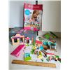 Image 1 : American Girl Mega Blocks kit. Nicki's Horse Stable.