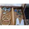 Image 6 : Vintage jewelry box filled with costume pieces.