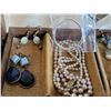 Image 7 : Vintage jewelry box filled with costume pieces.