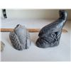 Image 5 : Canadian inuit carvings.