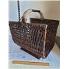 Image 1 : Wicker fireplace log basket.