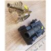 Image 3 : 2 small canons Brass and wood/metal