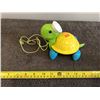 Image 1 : Vintage Fisher Price 1977 pull along turtle #644, Quaker Oats Company