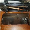 Image 18 : antique sewing manchine pedal driven
