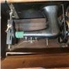 Image 5 : antique sewing manchine pedal driven