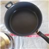 Image 4 : Heavy Black frying pan with lid (12"x3.5") and stainless steel pot
