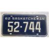 Image 2 : Saskatchewan license plate 1962 52-744