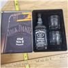Image 1 : Jack Daniels Glass Bottle Set