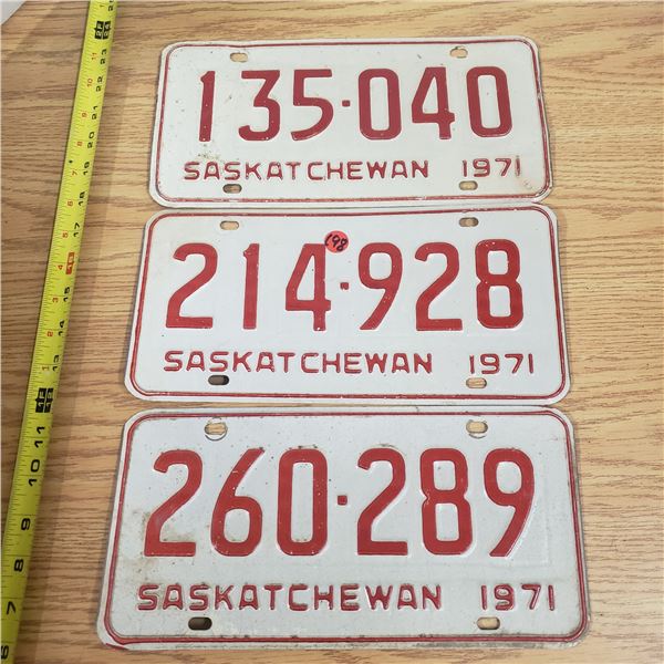 3x 1971 SaskatchewanLicense Plates