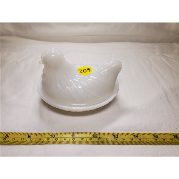 Hazel Atlas Milk Glass Hen on Nest (see photos of colour of glass w/ light)