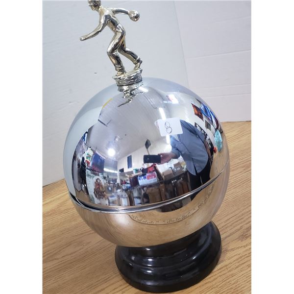 Retro 50s bowling ball shooter set