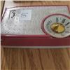 Image 4 : Roxy Radio 6 transistor with case Model #UR105