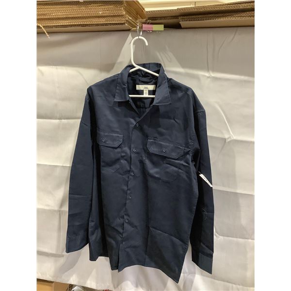 Amazon Essentials Mens Button Up Size M