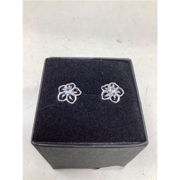 Ladies Silver Floral Solitaire Earring Set NEW in Box