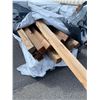Image 2 : CEDAR POST - Standard slight weathered - LOT OF ONE- 4 in x 4 in x 10ft