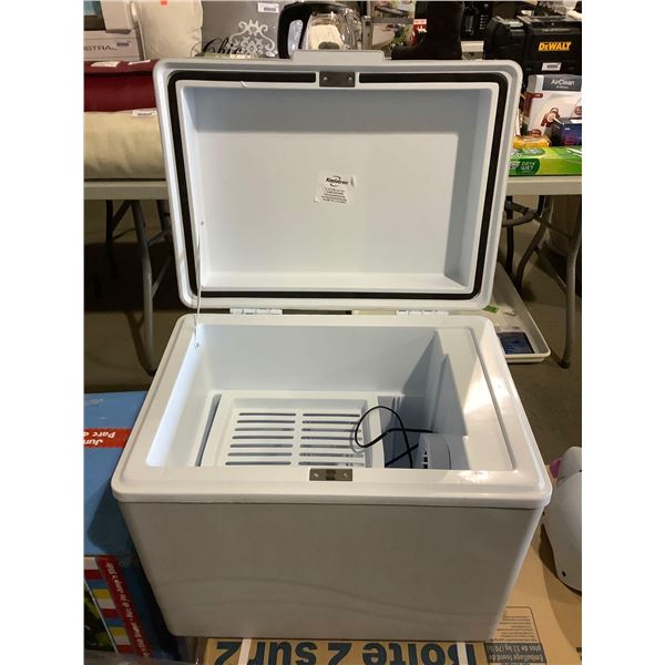 Koolatron Cooler   (20in x 14in x 17in)