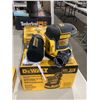 Image 1 : Dewalt 5in Random Orbit Sander