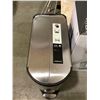 Image 2 : SimpleHuman 40L Stainless Steel Trash Bin