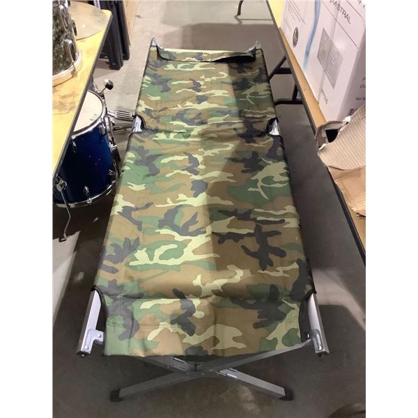 Camo  Camp Cot