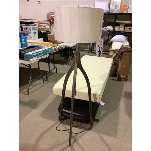 Lumirama Tripoli Floor Lamp (19-3/4in x 61in) (2 Boxes)
