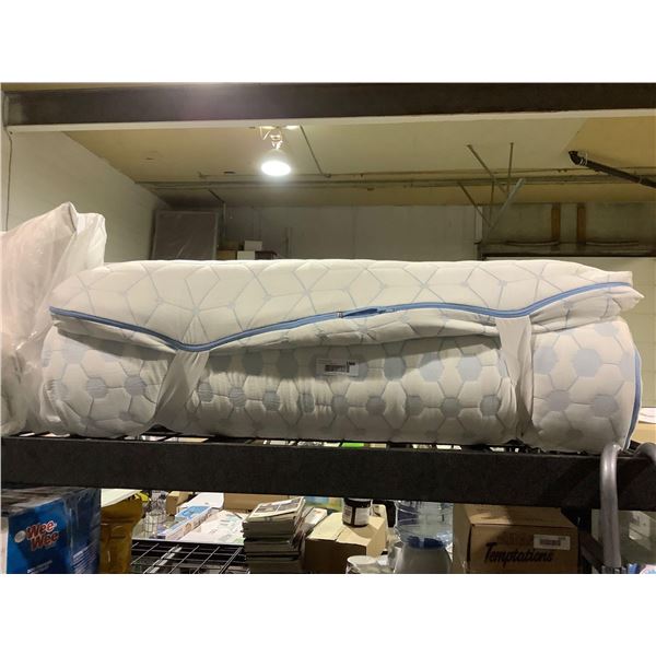 Bed Story Mattress Topper (37in x 71in) (Has Rip)