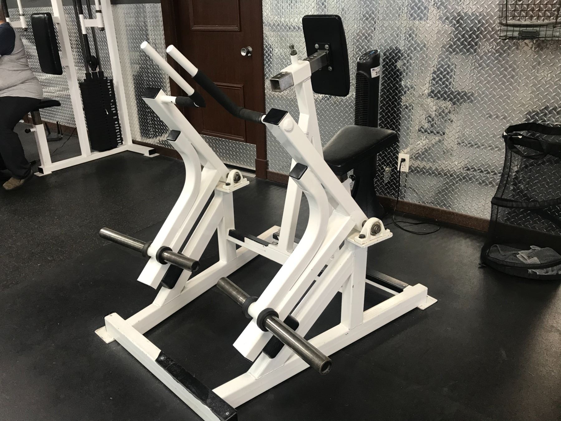 STRENGTH MASTER BICEP TRAINING STATION - Able Auctions