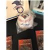 Image 2 : SPORTS COLLECTIBLES LOT