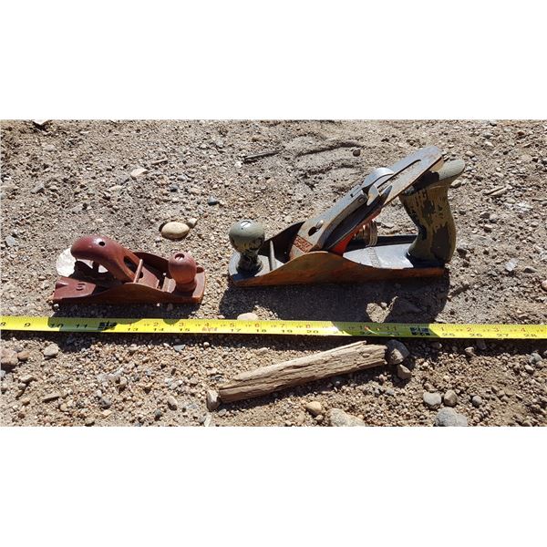 2 Wood Planes