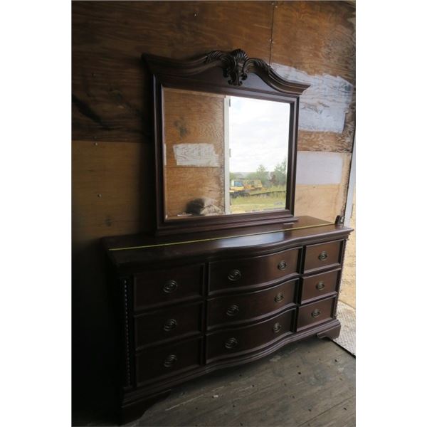 9 Drawer Dresser With Matching Mirror