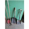 Image 3 : Lot of 4 Shovels, Forks and Ho