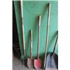 Image 5 : Lot of 4 Shovels, Forks and Ho