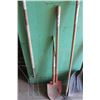 Image 6 : Lot of 4 Shovels, Forks and Ho
