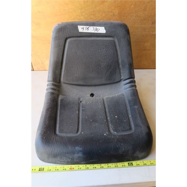 1 Soft Tractor Seat With Multiple Mounting Options