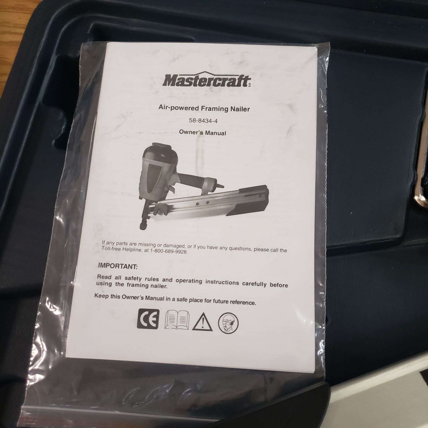 Air powered framing nailer Mastercraft model 5884384 looks unused