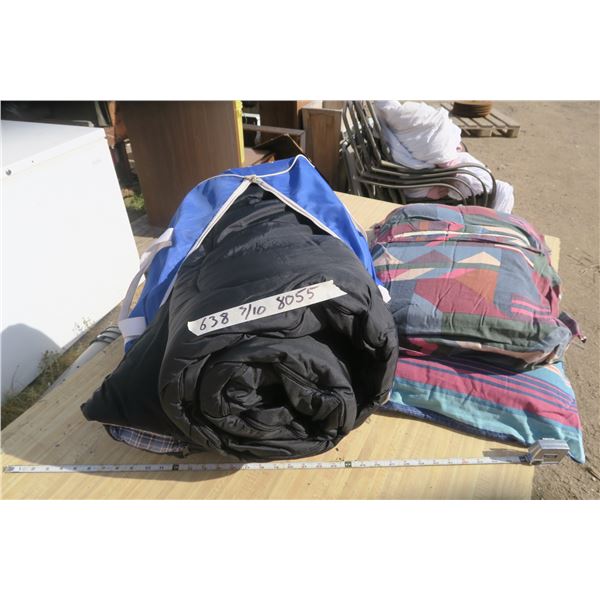 1 Sleeping Bag and 2 Pillows in A Duffle Bag