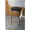 Image 3 : Plastic Lawn Chair & Metal Stool