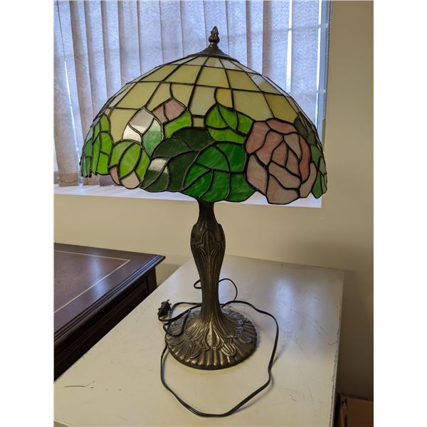 Tiffany style leaded stain-glass table lamp