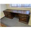 Image 2 : Executive burl paneled office desk w/ matching credenza