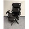 Image 1 : Black leather office chair