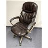 Image 1 : Brown leather executive office chair