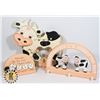 Image 1 : 3 COW THEMED WALL ART